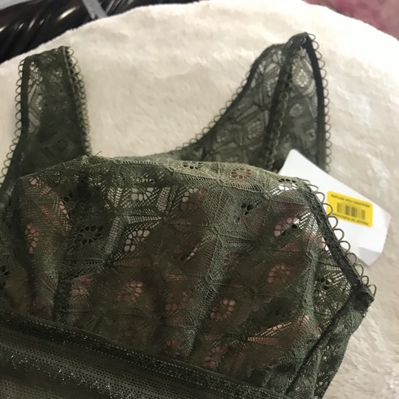 Lingerie Set - Picture 6 of 10